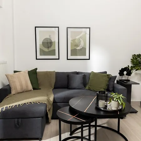 Velvet Luxury In The Center By Binobi!